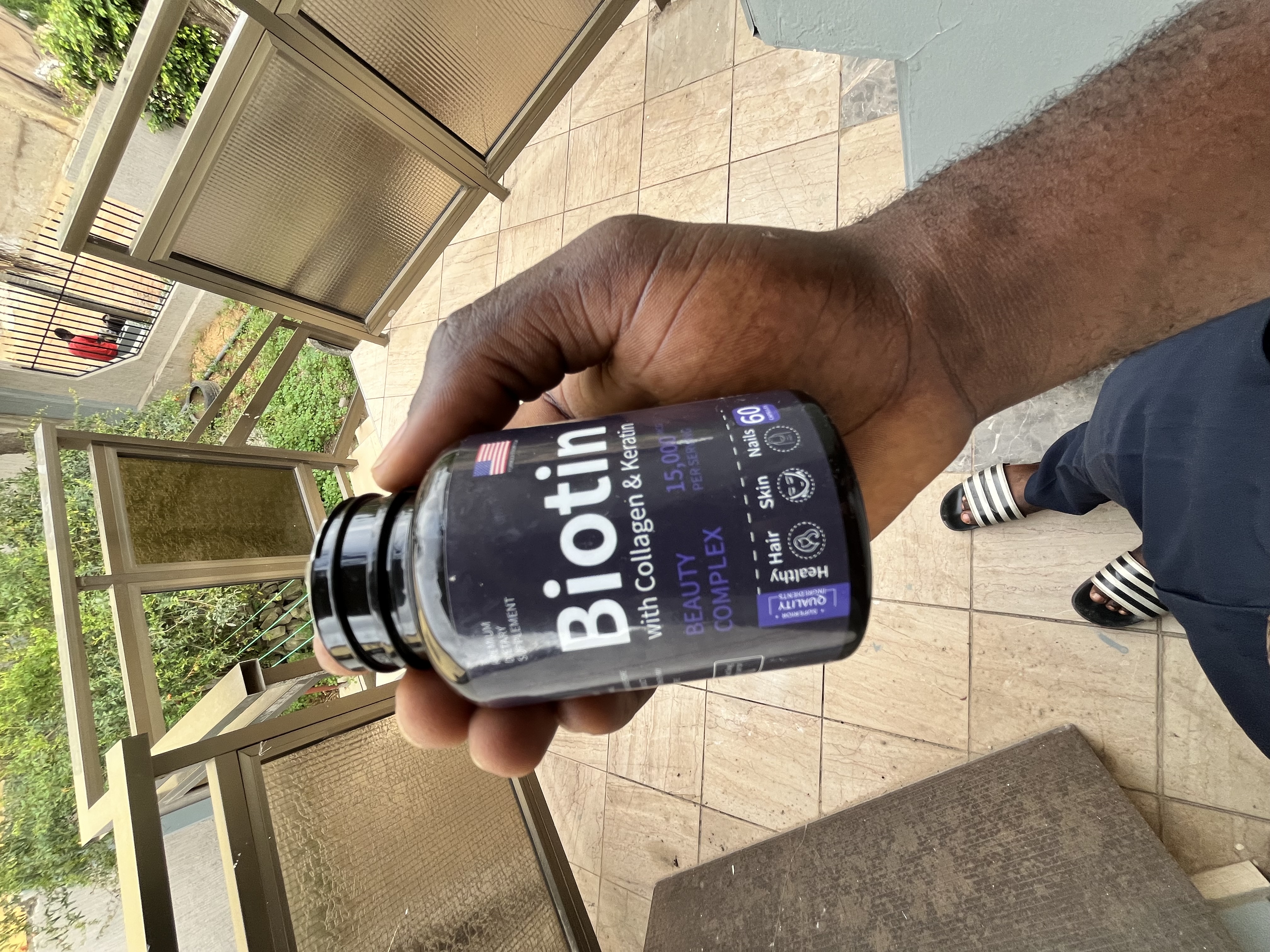 Biotin with Keratin and collagen