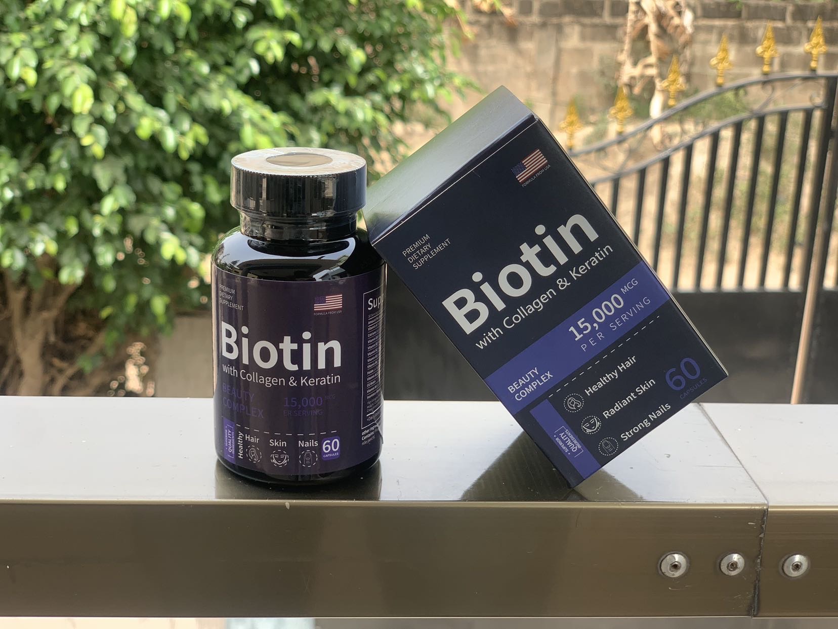 Biotin with Keratin and collagen